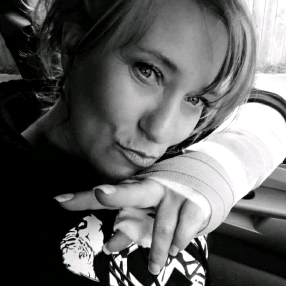 Meet your Posher, Susan - Picture 1 of 1